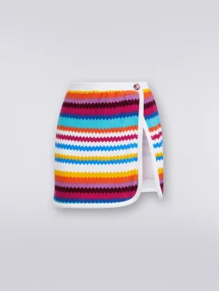 Wrap-around miniskirt in zigzag print terry