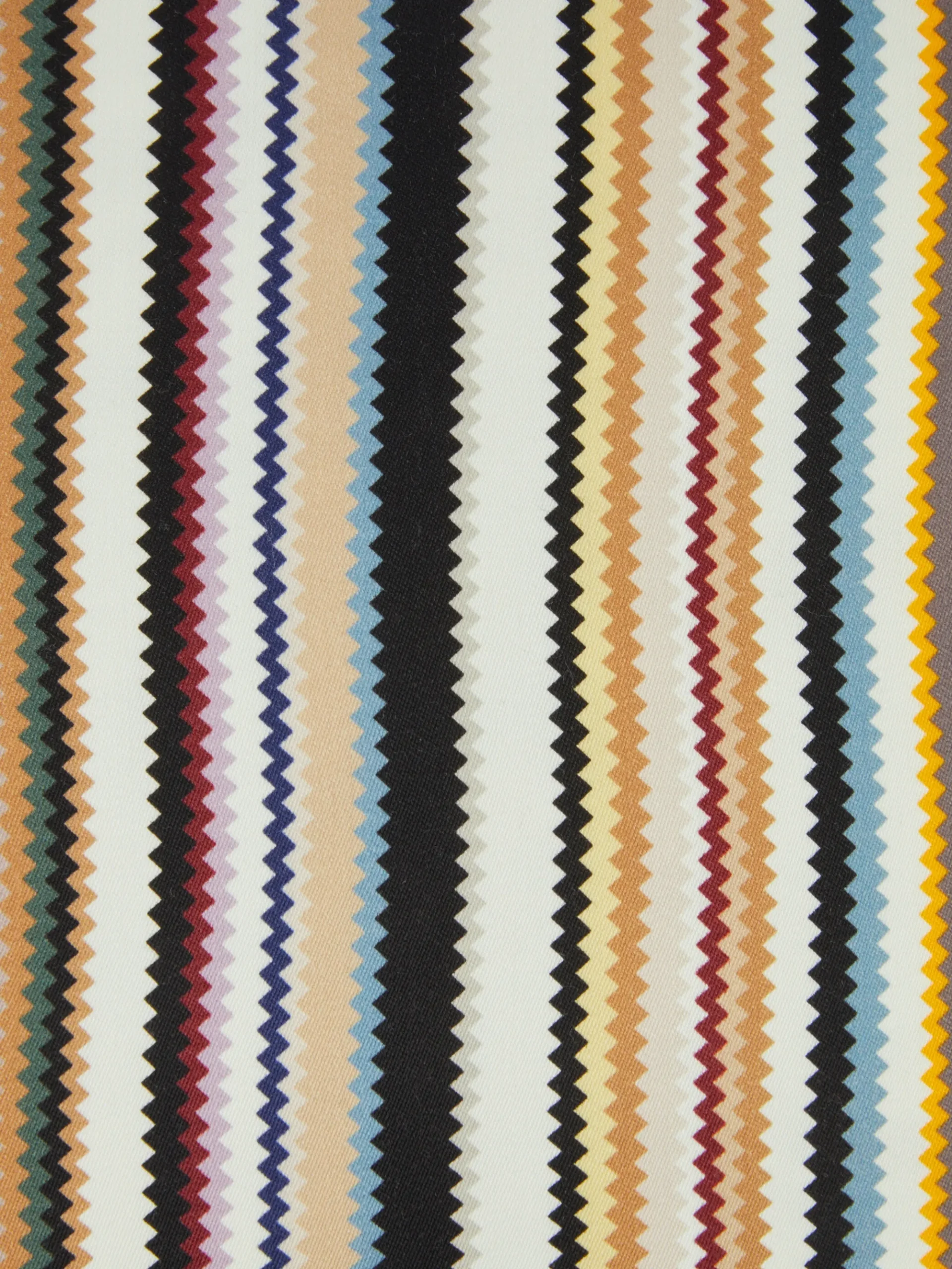 40x40 cm Shangai wool satin cushion with zig zag print