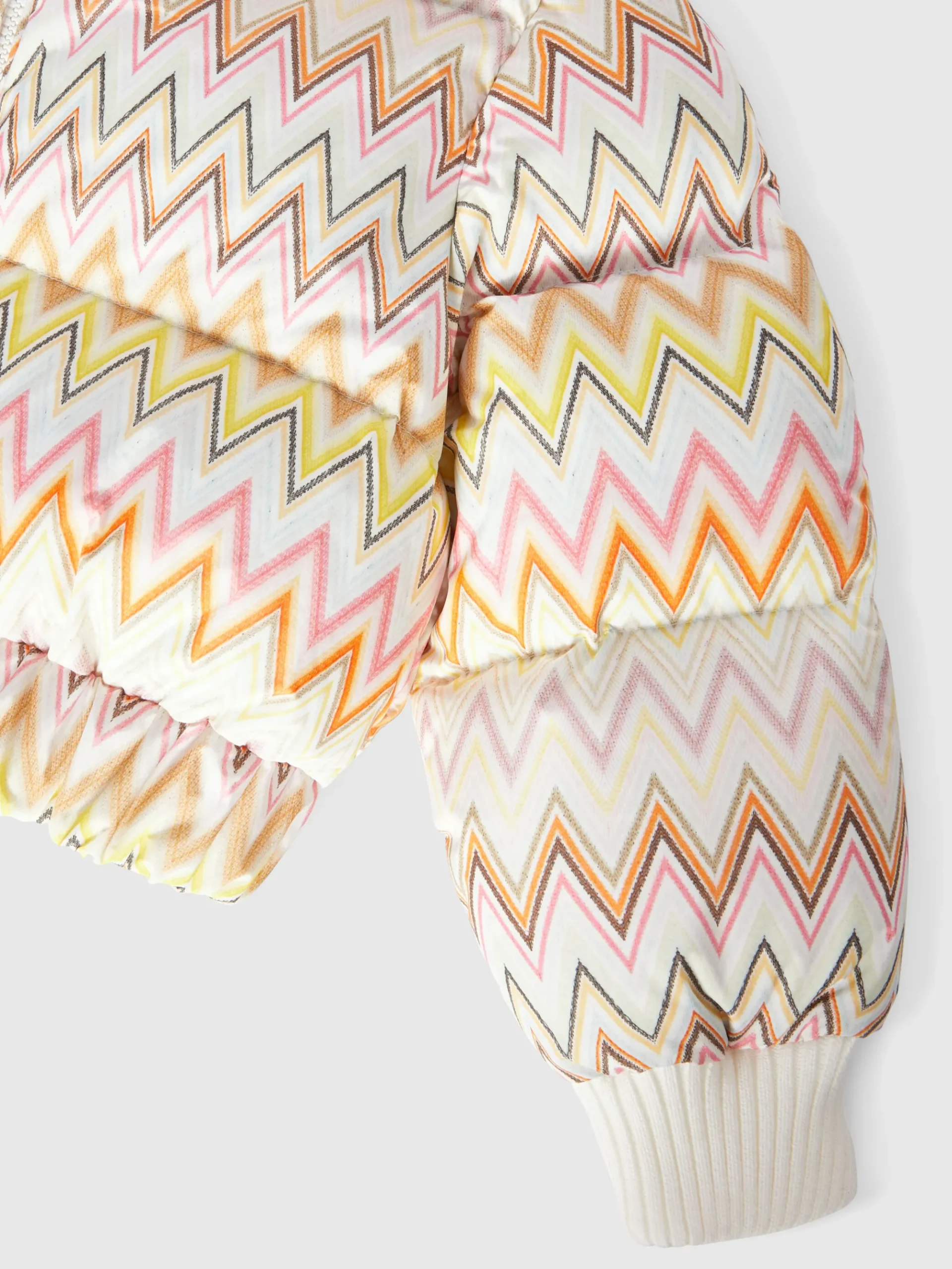Zig zag nylon down jacket with hood