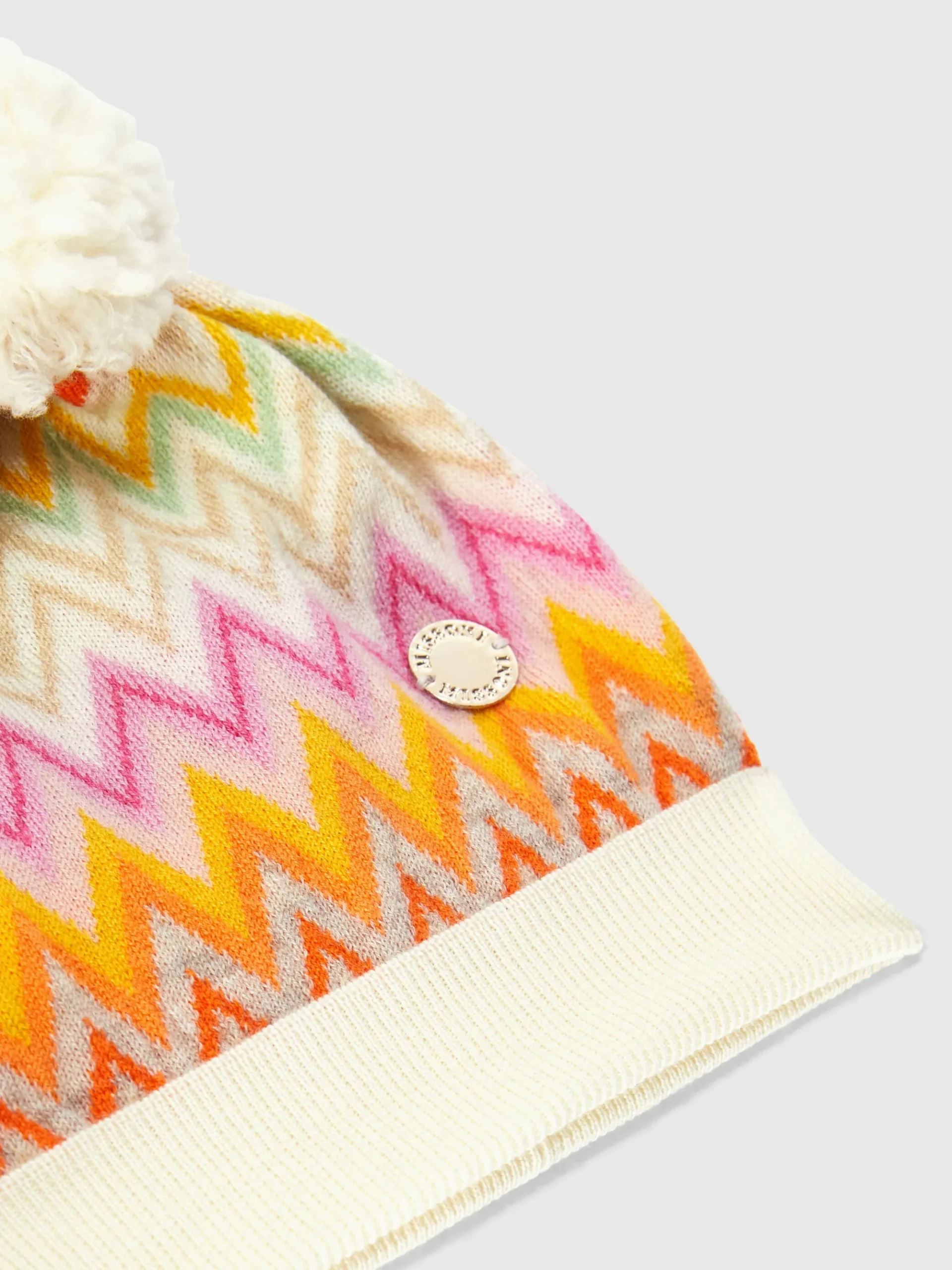 Zig zag wool hat with pom pom