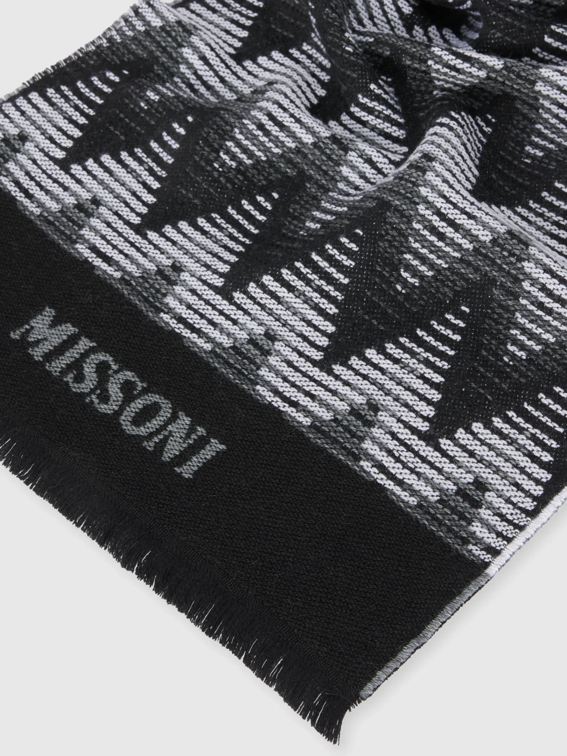 Zig zag wool scarf with logo