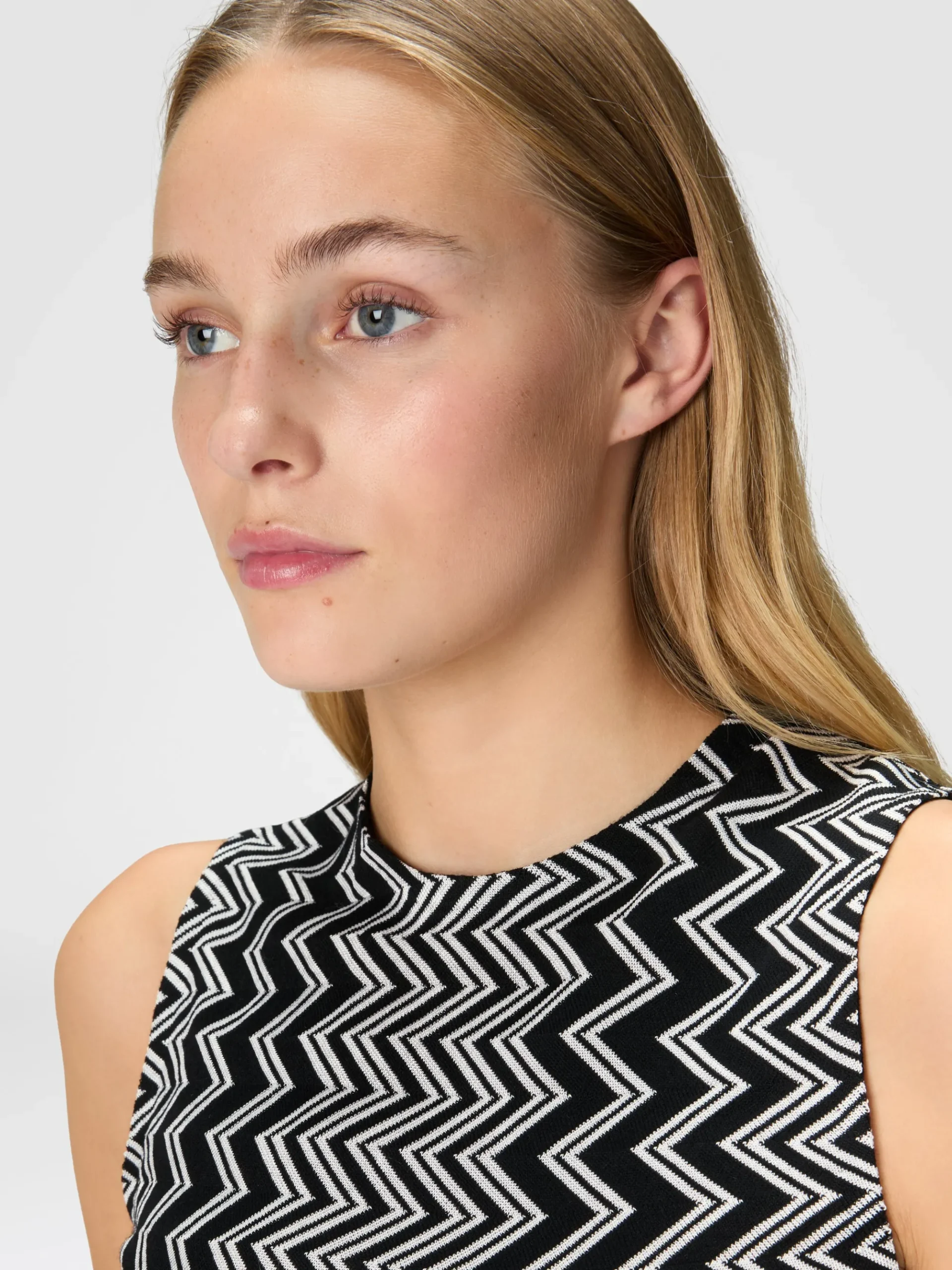 Zigzag wool and viscose tank top